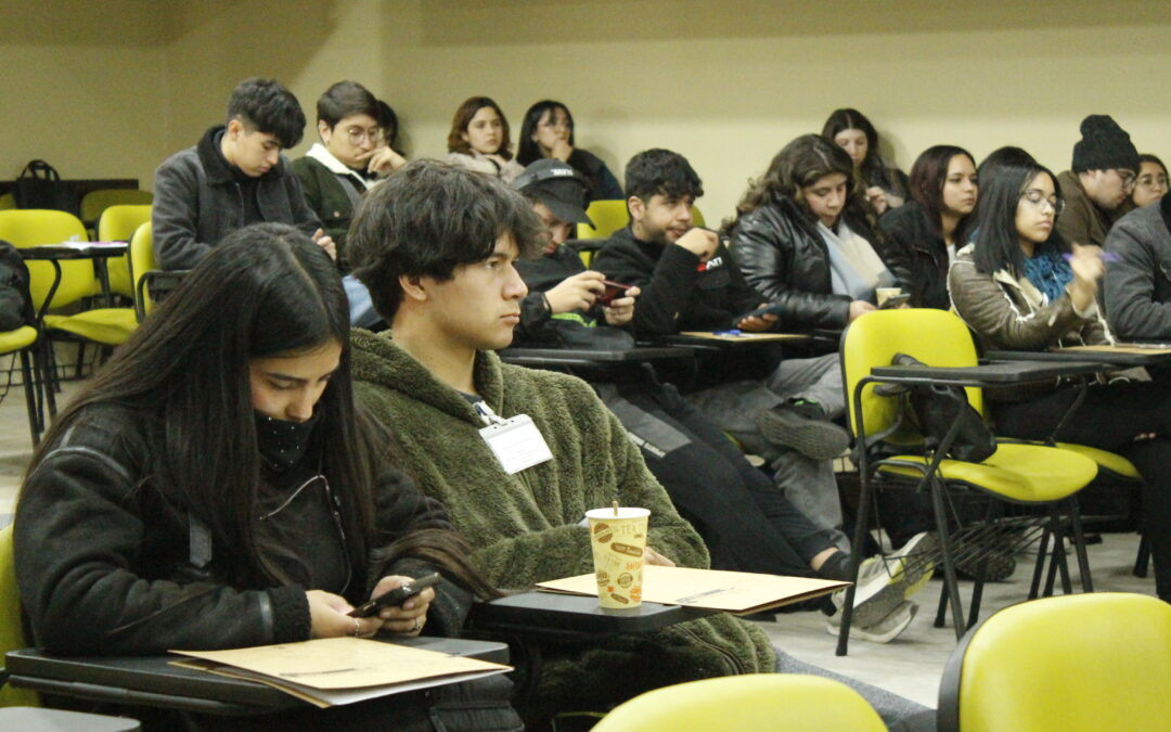Estudiantes de último año participaron de la segunda versión del seminario competencias para la inserción laboral y emprendimiento