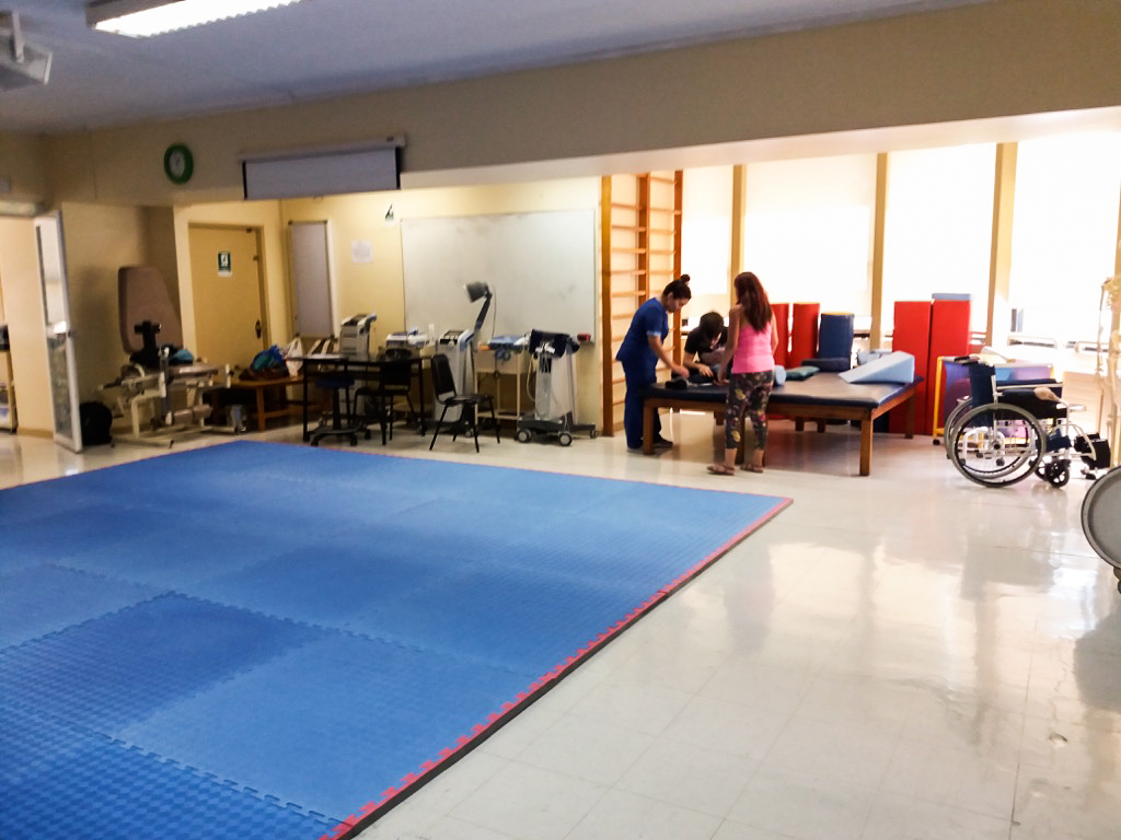 Facultad de Ciencias de la Salud UPLA - Laboratorios de Kinesiología