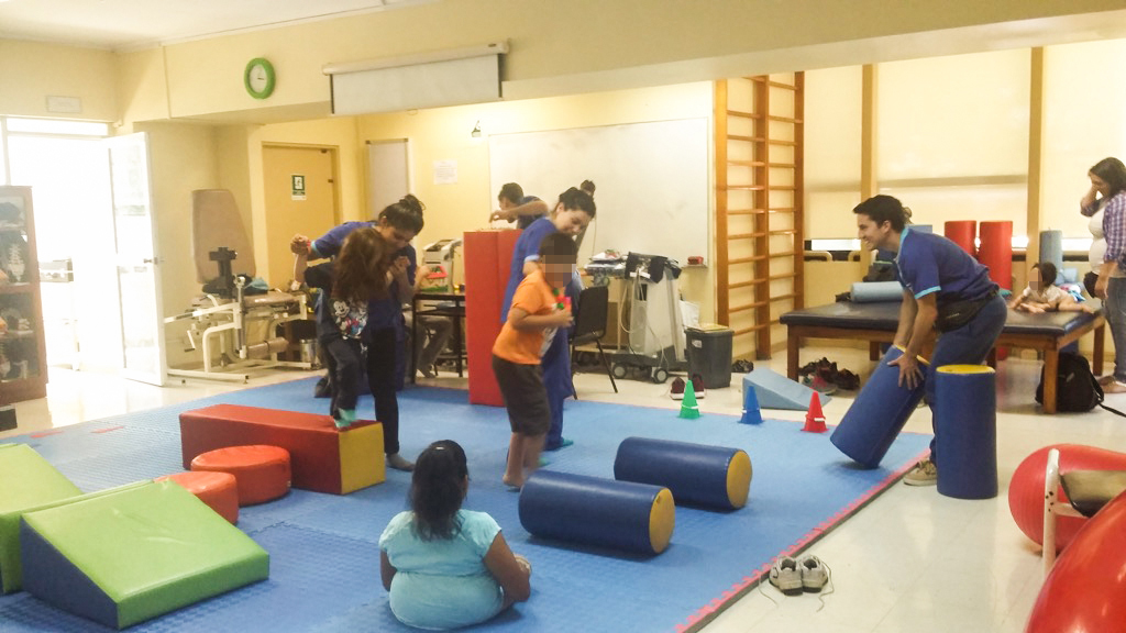 Facultad de Ciencias de la Salud UPLA - Laboratorios de Kinesiología