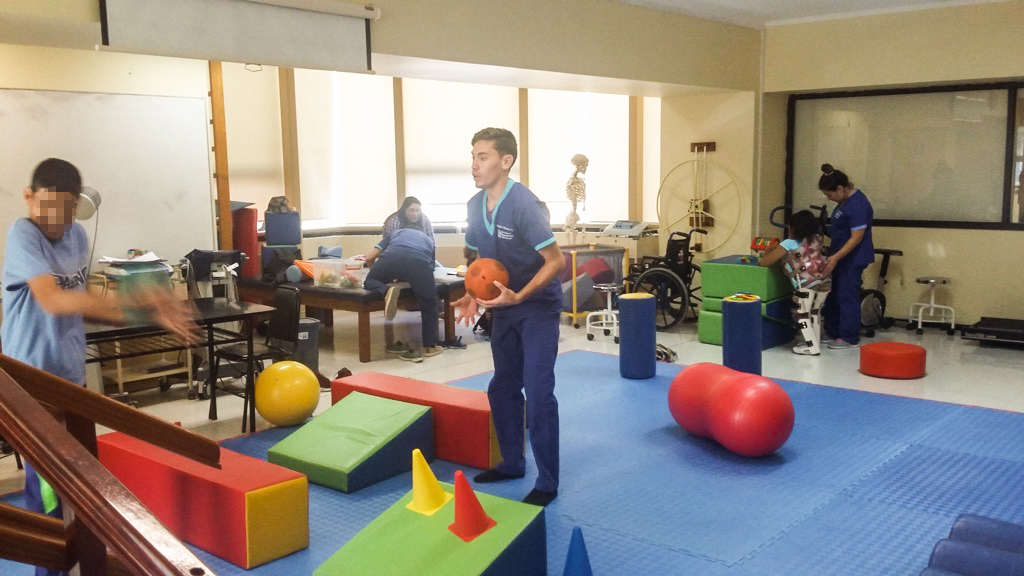 Facultad de Ciencias de la Salud UPLA - Laboratorios de Kinesiología
