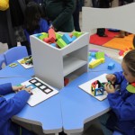 Niños en biblioteca infantil_UPLA