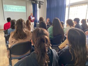 Estudiantes de Traducción e Interpretación Inglés-Español reciben certificación Cambridge