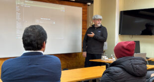 El especialista Eduardo Escalante alerta sobre el mercado laboral transformado por la inteligencia artificial y las herramientas no-code