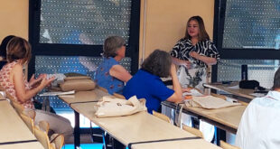 La académica de la Universidad de Playa Ancha, Carmen Gloria Núñez Castillo, dio cuenta de nuevas asignaturas que operan como dispositivos pedagógicos articuladores entre el perfil de egreso, las competencias genéricas institucionales y las necesidades reales del estudiantado.