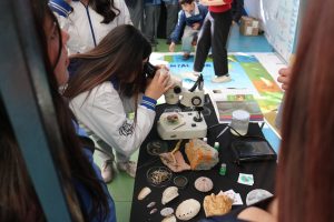 Itinerancia de revista “Cambalache” de la USACH llegó hasta la UPLA