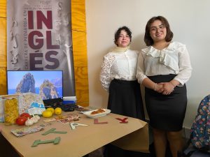 Estudiantes de Pedagogía en Inglés UPLA convierten su aula en una agencia de viajes
