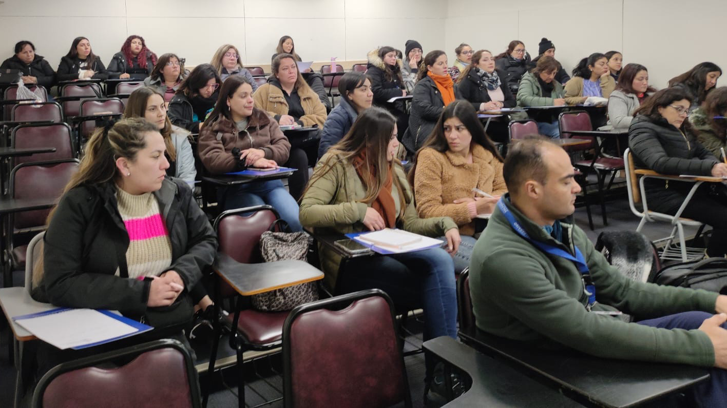 Tomas_reyes_Seminario Seminario “Desarrollo motriz y actividad física en la infancia en niños de 3 – 5 años (NT1 y NT2) Educadoras de Párvulo y Técnico de Educación Parvularia”