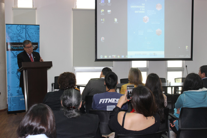 Universidad de Playa Ancha presentó sus avances en Vinculación con el Medio en jornada “La Universidad y su Entorno”