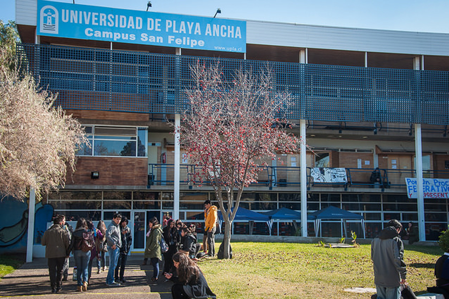 Estudiante UPLA aporta a la vinculación idiomática con migrantes haitianos