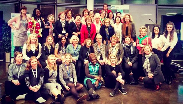 Directora General de Vinculación con el Medio se reúne en Londres con guionista del film “Una Mujer Fantástica”, y ex alumno UPLA, Gonzalo Maza