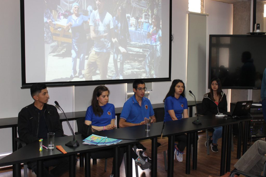 Académicos de la Facultad de Ciencias de la Actividad Física y del Deporte presentan resultados de proyecto con personas mayores de P.A.