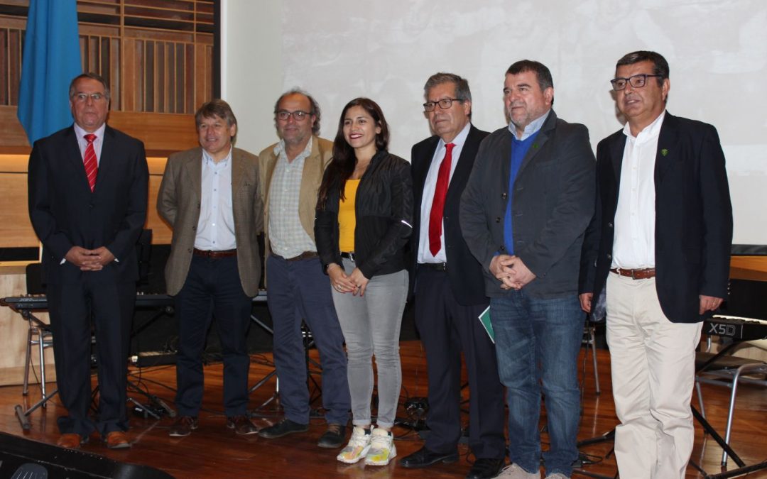 Libro por el centenario del Club Deportivo de Playa Ancha se presentó en la UPLA