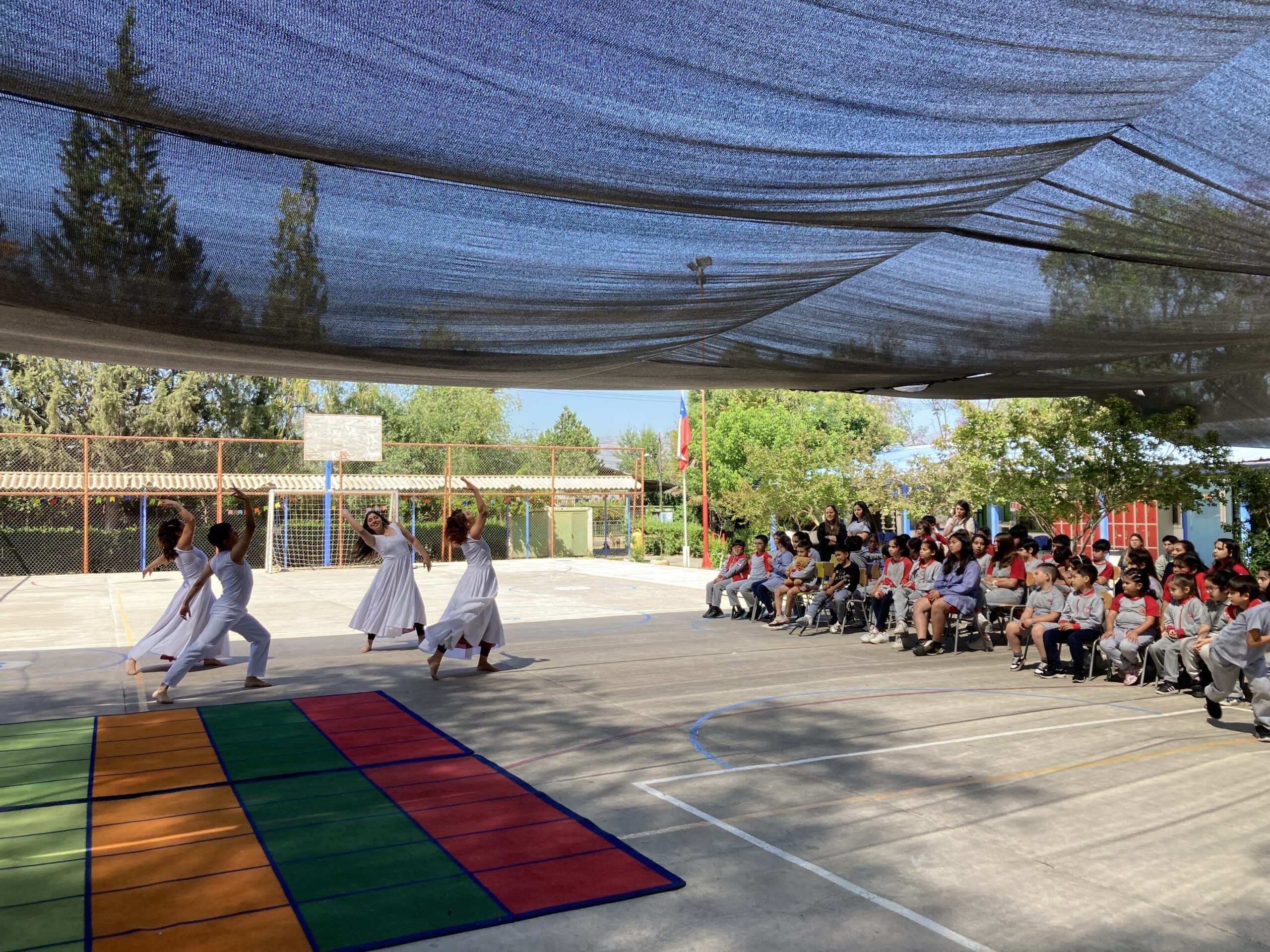 Una visita diferente: Ballet Gimnástico se presentó en Escuela Rural Juan Gómez Millas de San Felipe