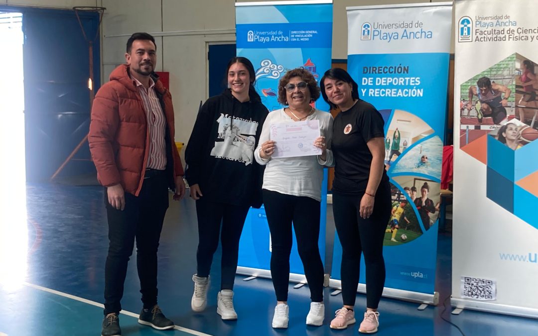 Ejercicio, comunidad y bienestar: adultos mayores del cerro Yungay se ejercitan junto a UPLA