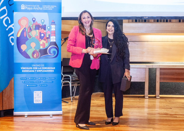 Sello UPLA: Vinculación con el Medio reconoció trayectorias de egresados y egresadas marcadas por compromiso social