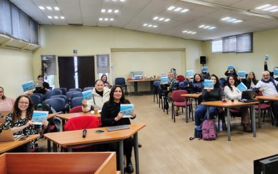 DGVM hace entrega de ejemplares del Modelo de Vinculación con el Medio al Senado Universitario