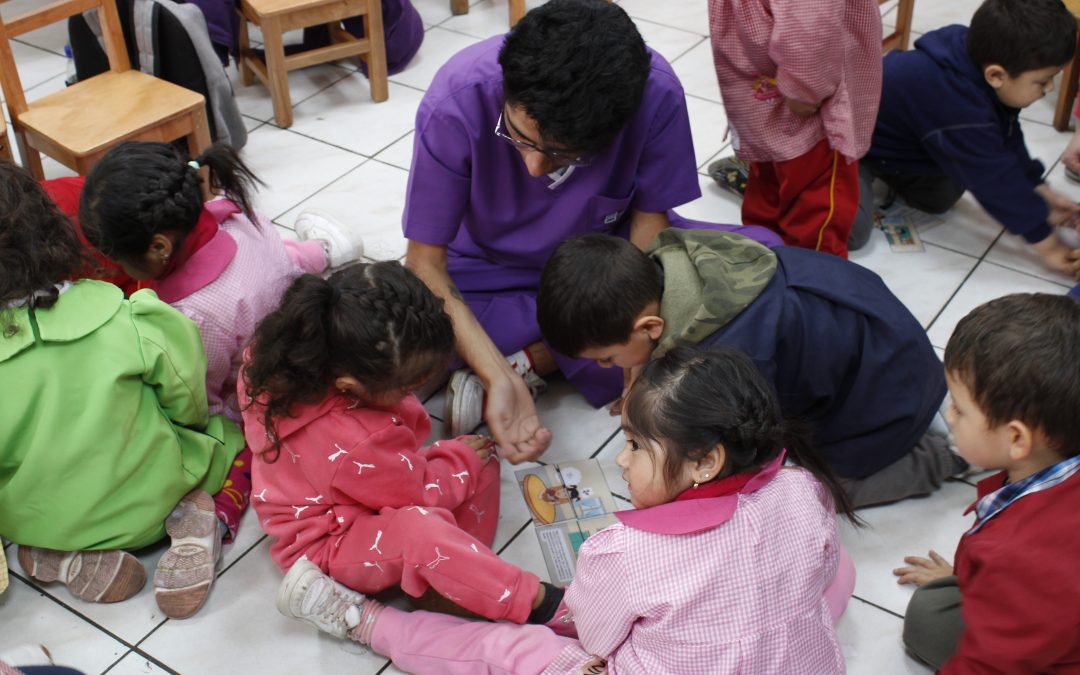 Cuentos, juegos y tecnología para educar en alimentación saludable a niños de 2 a 5 años